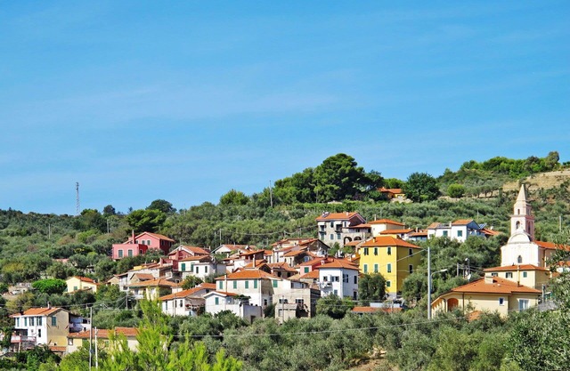 Cosy apartment for 4 people with WIFI, pool, TV, patio and pets allowed