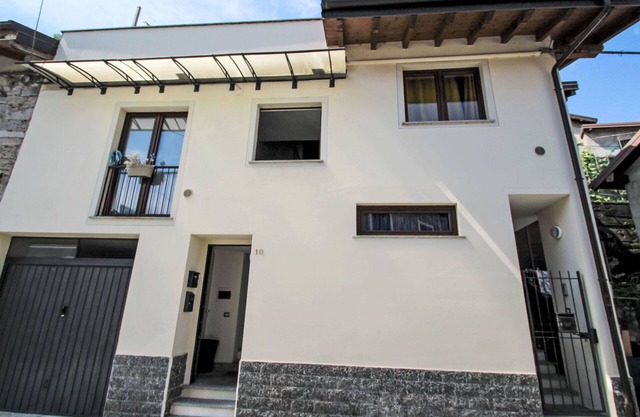 Cosy apartment for 3 people with WIFI, TV, terrace, pets allowed and parking