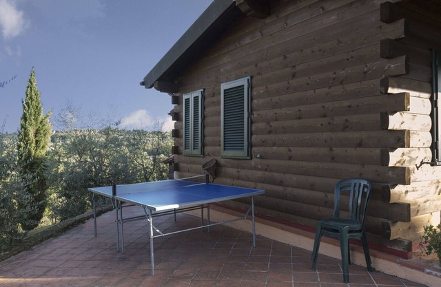 Cosy apartment with WIFI, A/C, pool, TV, terrace and panoramic view, close to San Gimignano