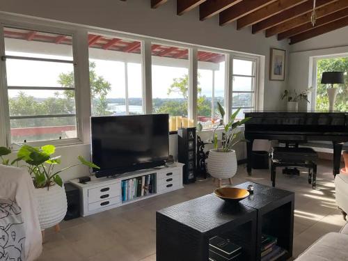 Cosy Bermuda House