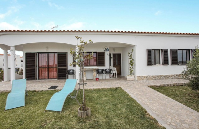 Cosy Holiday Home “Villa Bartoni” Close to the Beach with Sea View