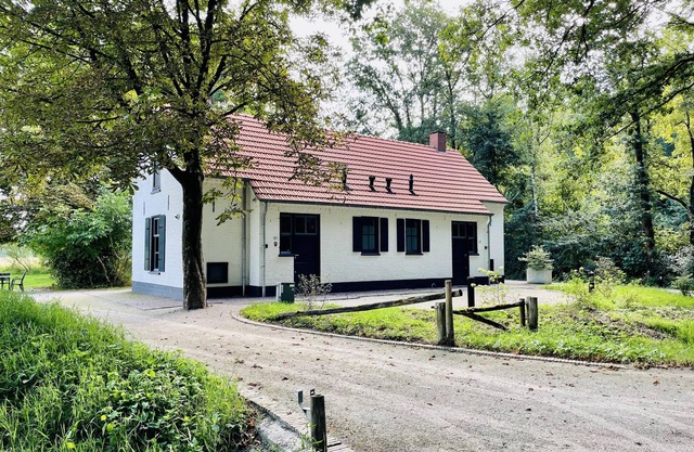 Cosy house in wooded surroundings