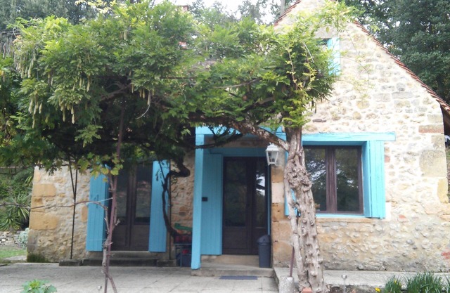 Cosy house with private parking