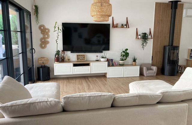 Cosy house with pool