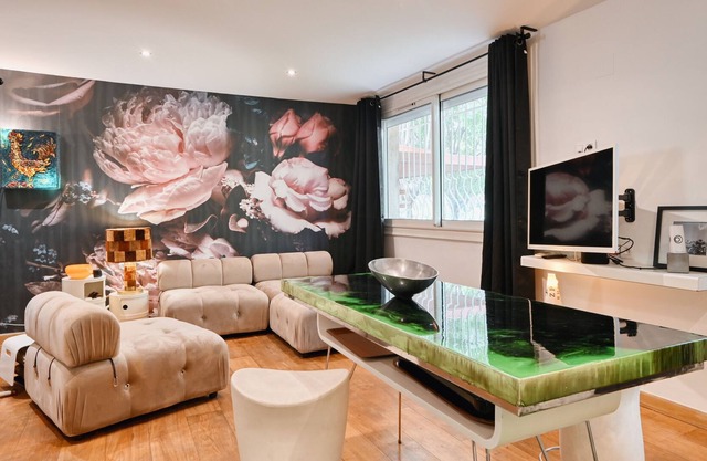 cosy loft 5 minutes from the velodrome stadium and close to the beaches