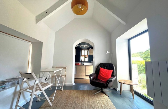 Cosy one bed holiday cottage in Moylegrove, Pembrokeshire