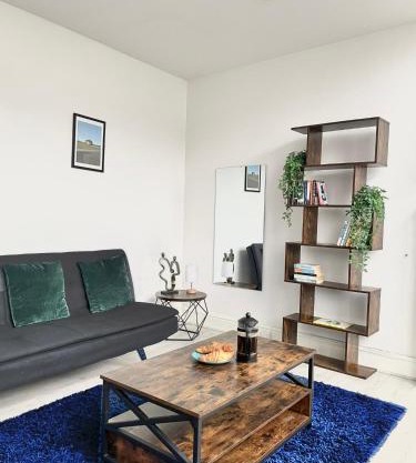 Cosy Prenton home near Tranmere Club and Liverpool