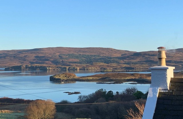 Cosy Sea view Skye Cottage for 6