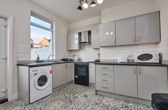 Cosy Stay on Brighton Road - Street Parking