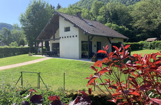Cottage 6 people on the quiet riverside le Lizon n in Franche Comté