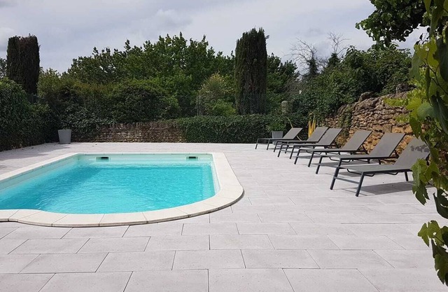 Cottage 8 people with heated pool