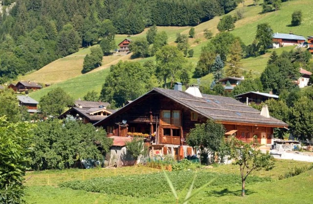 Cottage 'Du Bas' with Mountain View and Wi-Fi