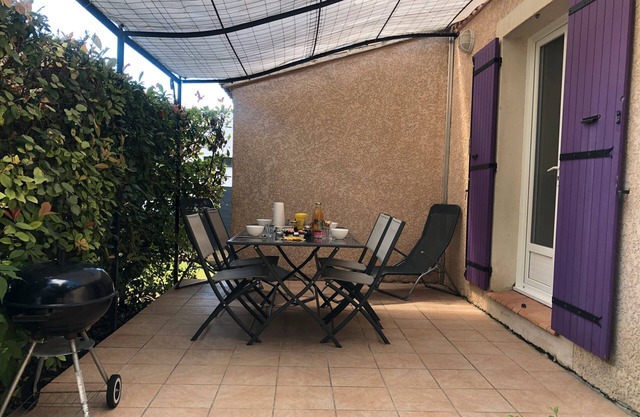 Cottage 'Gite Le Murier Platane' with Wi-Fi and Air Conditioning