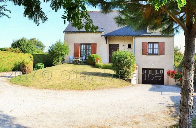 Cottage in Azay-le-Rideau with Garden, Near Castle