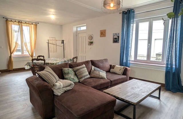 Cottage in Chenevières - Quiet village with private parking