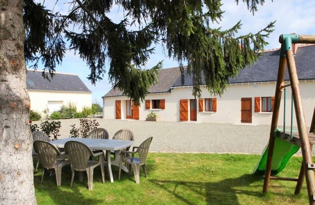 Cottage in Saint-Laurent-de-Lin with garden