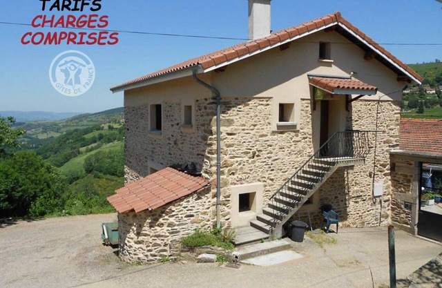 Cottage in La Serchette - Pets allowed