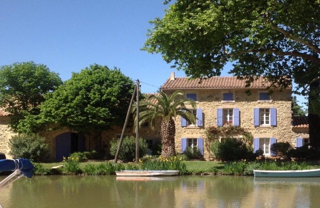 Cottage in Maison Vigneronne le Somail on Canal du Midi 25km from the Mediterranean