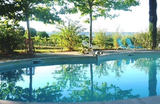 Cottage 'La Françonne - Gîte Rouge' with Mountain View, Wi-Fi and Air Conditioning