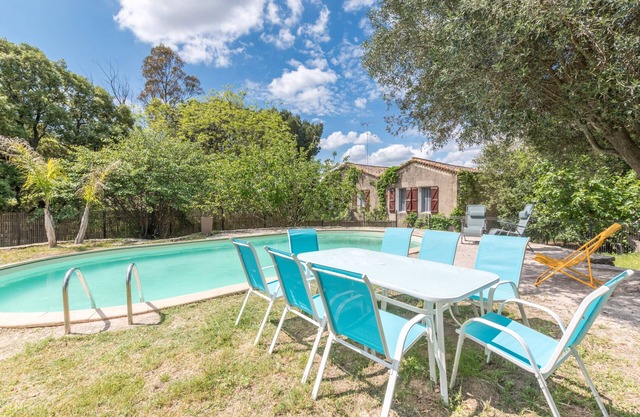 Cottage 'Maison Location' with Private Pool, Wi-Fi and Air Conditioning