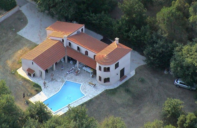 Cottage on the edge of the Pyrenees, ca 10km from the sea