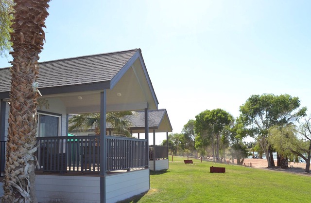 Cottage On Riverfront! At Resort, Sleeps 6