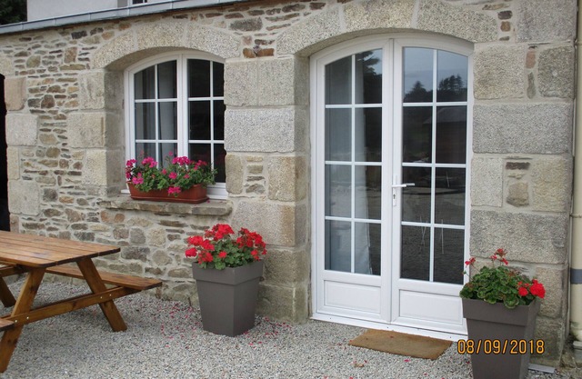 Cottage 'Penty's Molène 2' with Shared Terrace