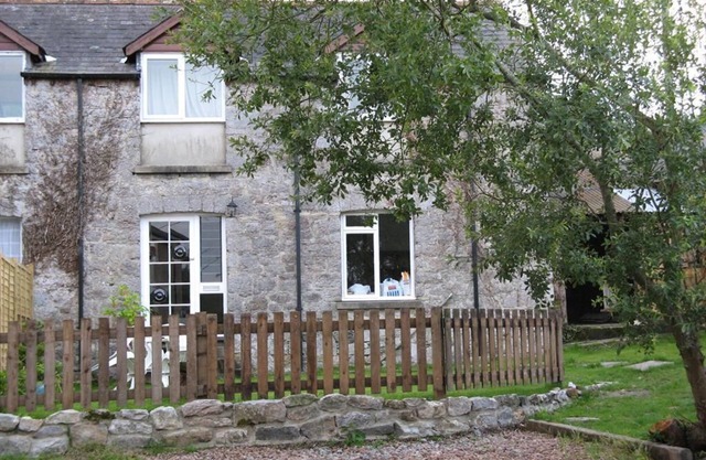 Cottage-Private Bathroom-Stable