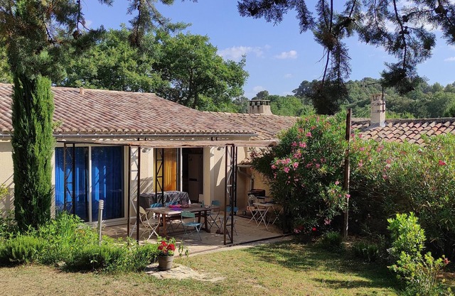 Cottage 'Romarin' with Mountain View, Wi-Fi and Air Conditioning