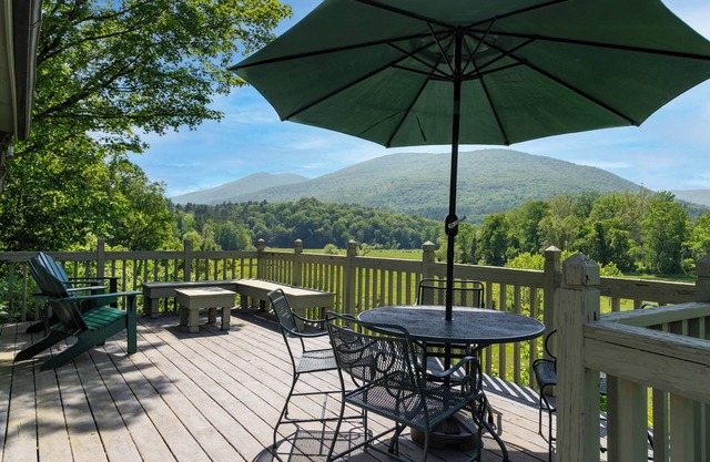 Cottage with a View Nestled in the Battenkill Valley