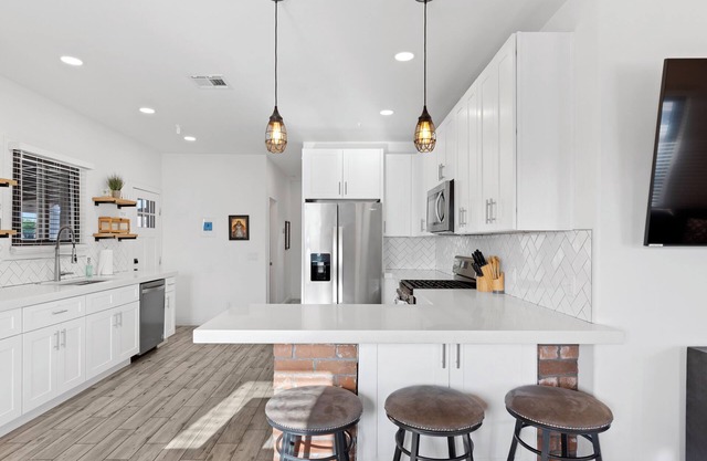 Cottage with BBQ & Hot Tub