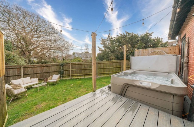Cottage with Hot Tub & Garden Near Beach