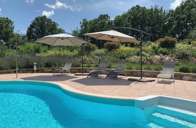 Cottage with private pool in south-west France
