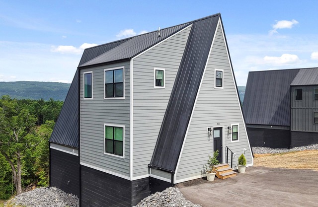 Cottonwood Crest A-Frame Cabin | Bluff views | Hot Tub!