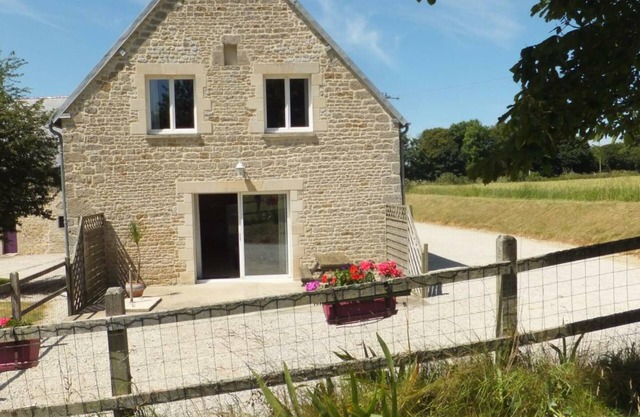 Country house near beach, pets allowed, WiFi