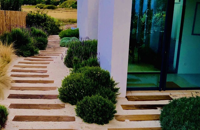 Country Beach House w / Infinity Pool