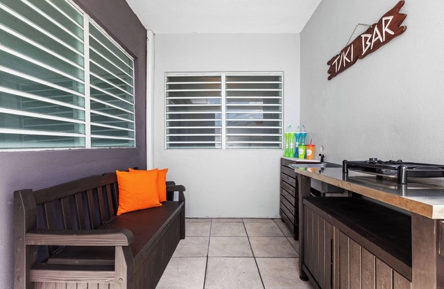 Country Club 2BR Unit | Relax & Unwind | Sleeps 6