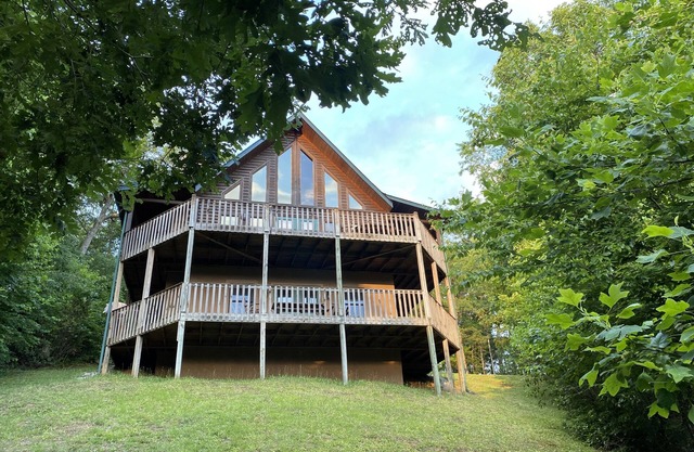 Country Escape Cabin in Smokies-Dog Friendly/Pool Table 4/3 NO Damage from Storm