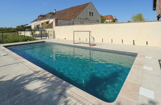 Country estate 15 minutes from Auxerre