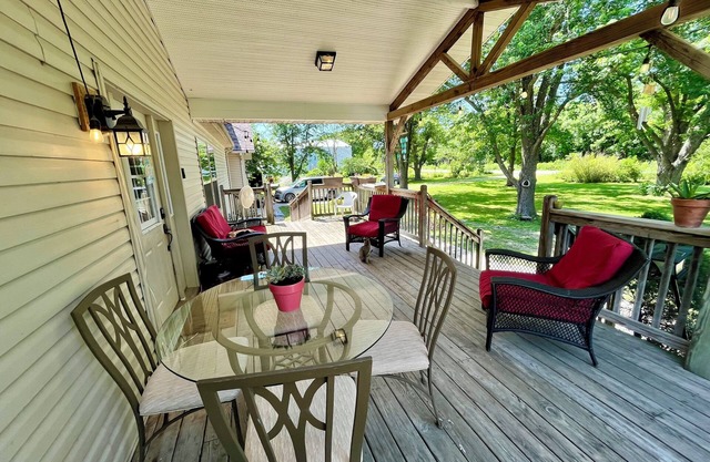 Country Guest House in Quiet Mennonite Community - Family Friendly!