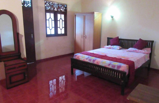 Country Home Rooms – Budget Stay Surrounded by Greenery