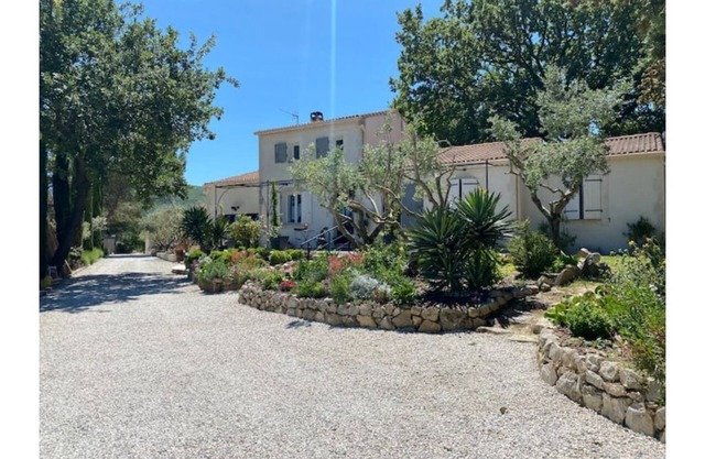 Country house 3 minutes from the Pont Royal golf course