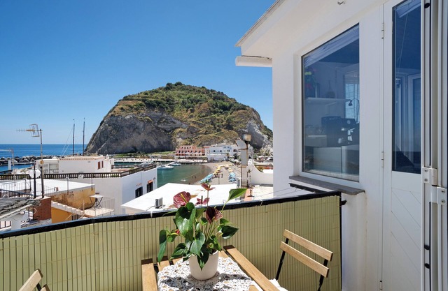 Country House 'Casatullio - Sant'angelo D'ischia' with Sea Views, Wi-Fi and Air Conditioning