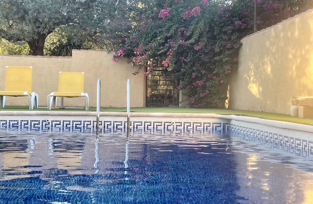 Country House 'Cortijo Los Olivos De Orgiva' with Mountain View, Wi-Fi and Air Conditioning