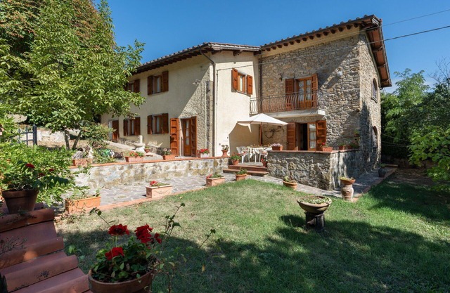 Country House/Farm House in Corella with 4 bedrooms sleeps 8