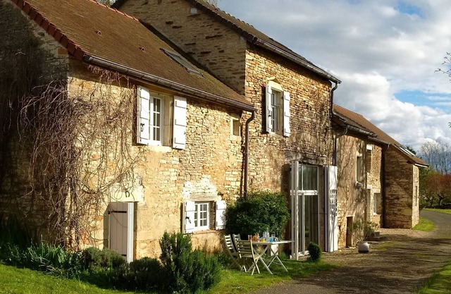 Country House with view - sleeps 5-7 - Near Cluny