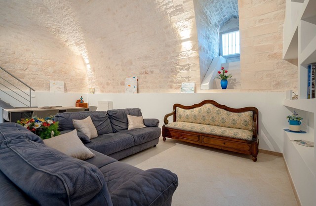 Country House 'La Neviera' with Shared Terrace, Wi-Fi and Air Conditioning