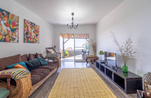 Country House 'Serrão' with Private Terrace, Private Garden and Wi-Fi