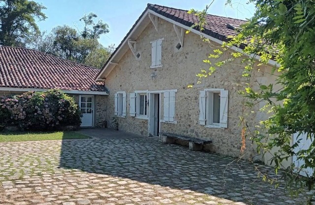 Country house with swimming pool