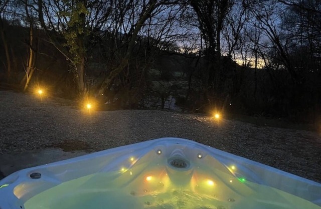 Country Vegetarian B & B with pool, hot tub, sauna (2 bedroom)